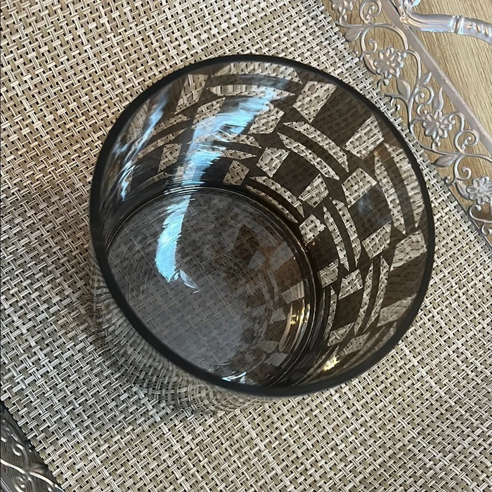 Zodax Elegant Smoky Glass Hurricane Vase/Candle Holder - Picture 2 of 6